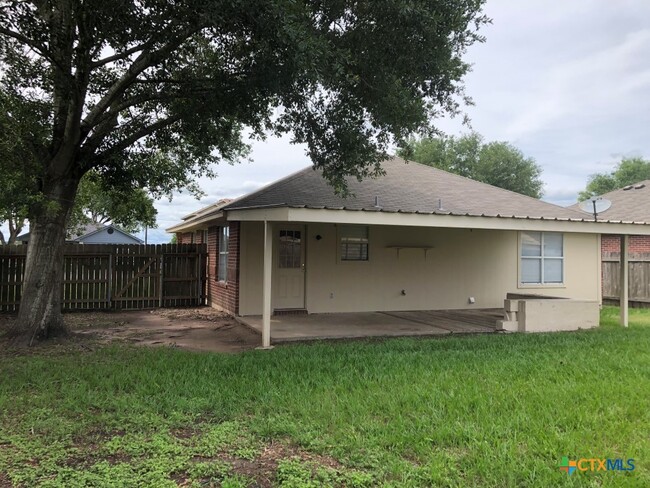 Building Photo - 506 Bridle Ln