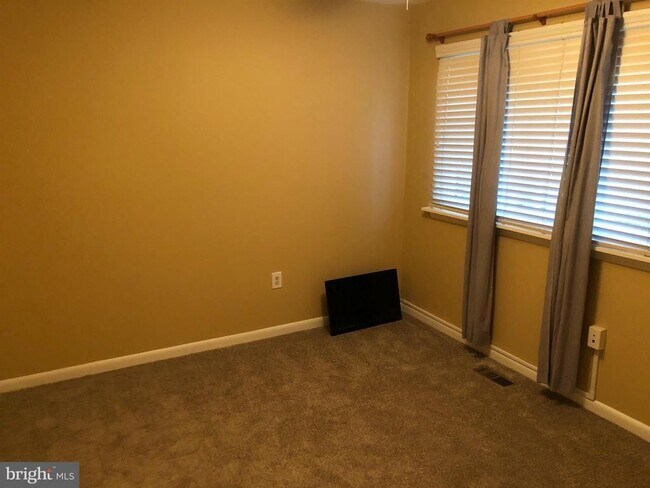 Building Photo - 10676 Myrtle Oak Ct