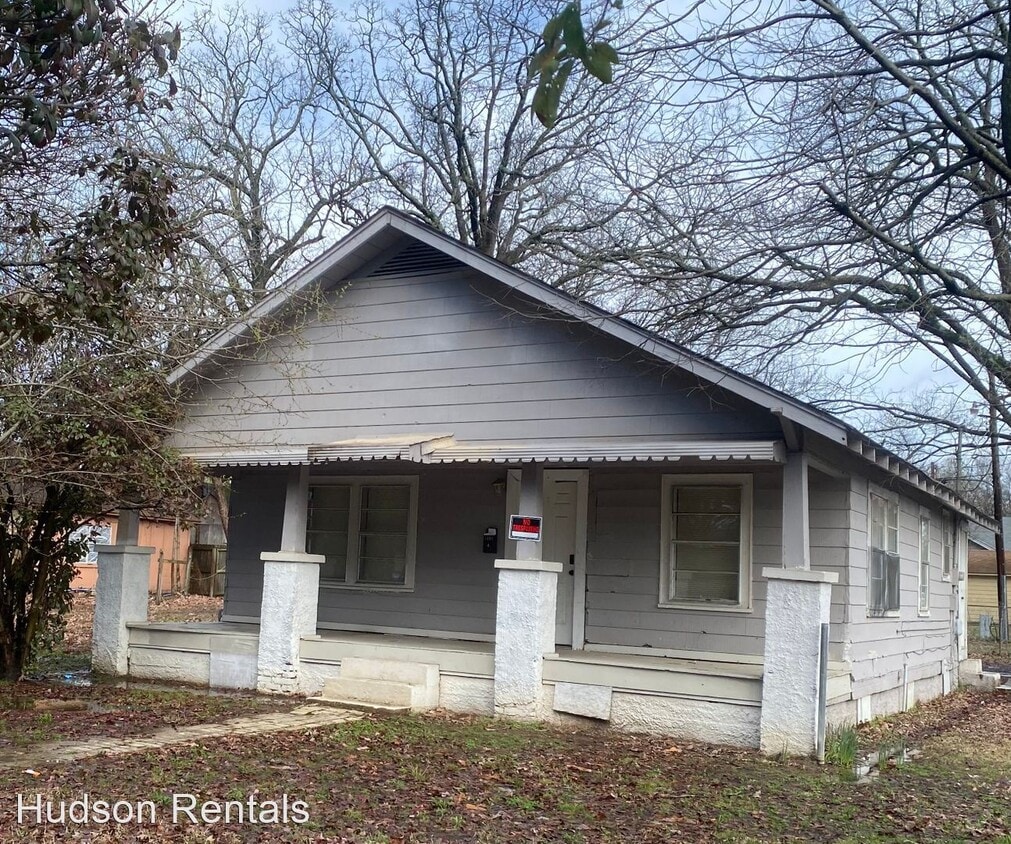 Primary Photo - 3 br, 1 bath House - 1401 W. Short 17th St