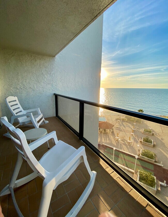 Balcón privado - 450 S Gulfview Blvd