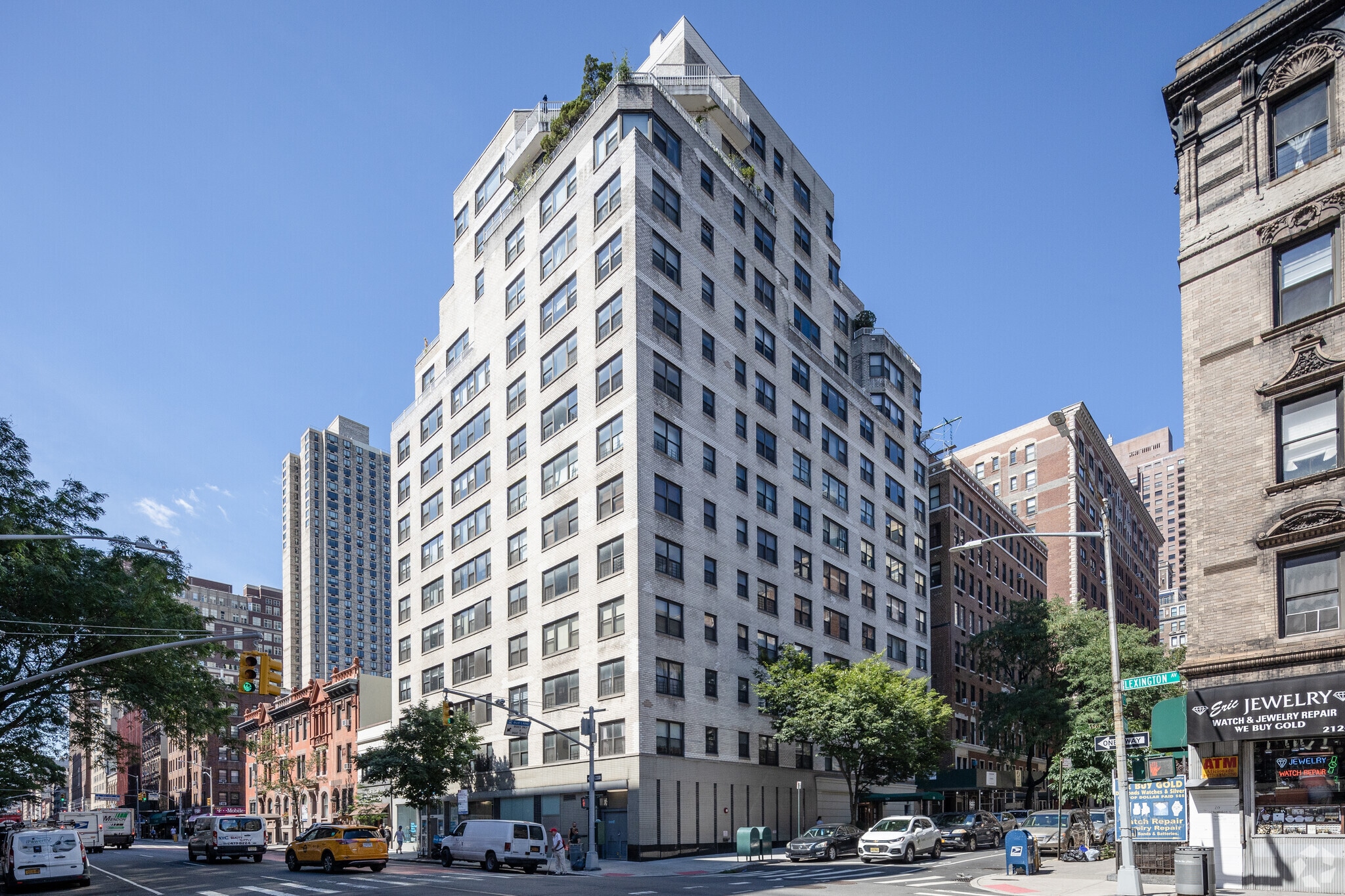 Trafalgar House Condominiums