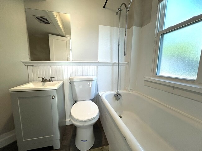 Photo - 117 E Glenwood Ave House