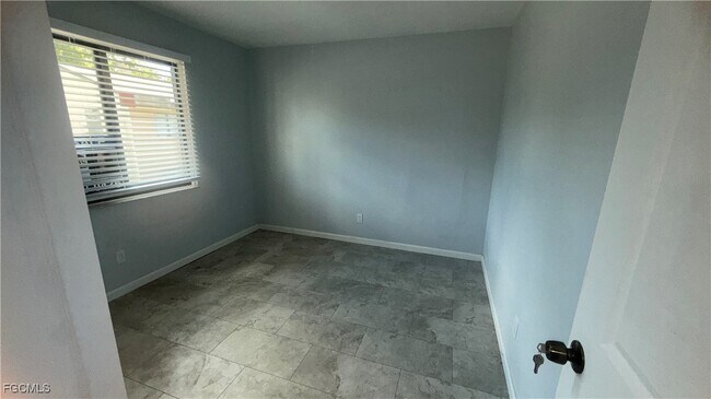 Foto del edificio - 824 Alderman St