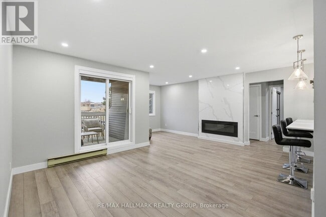 Building Photo - 218 Viewmount Dr