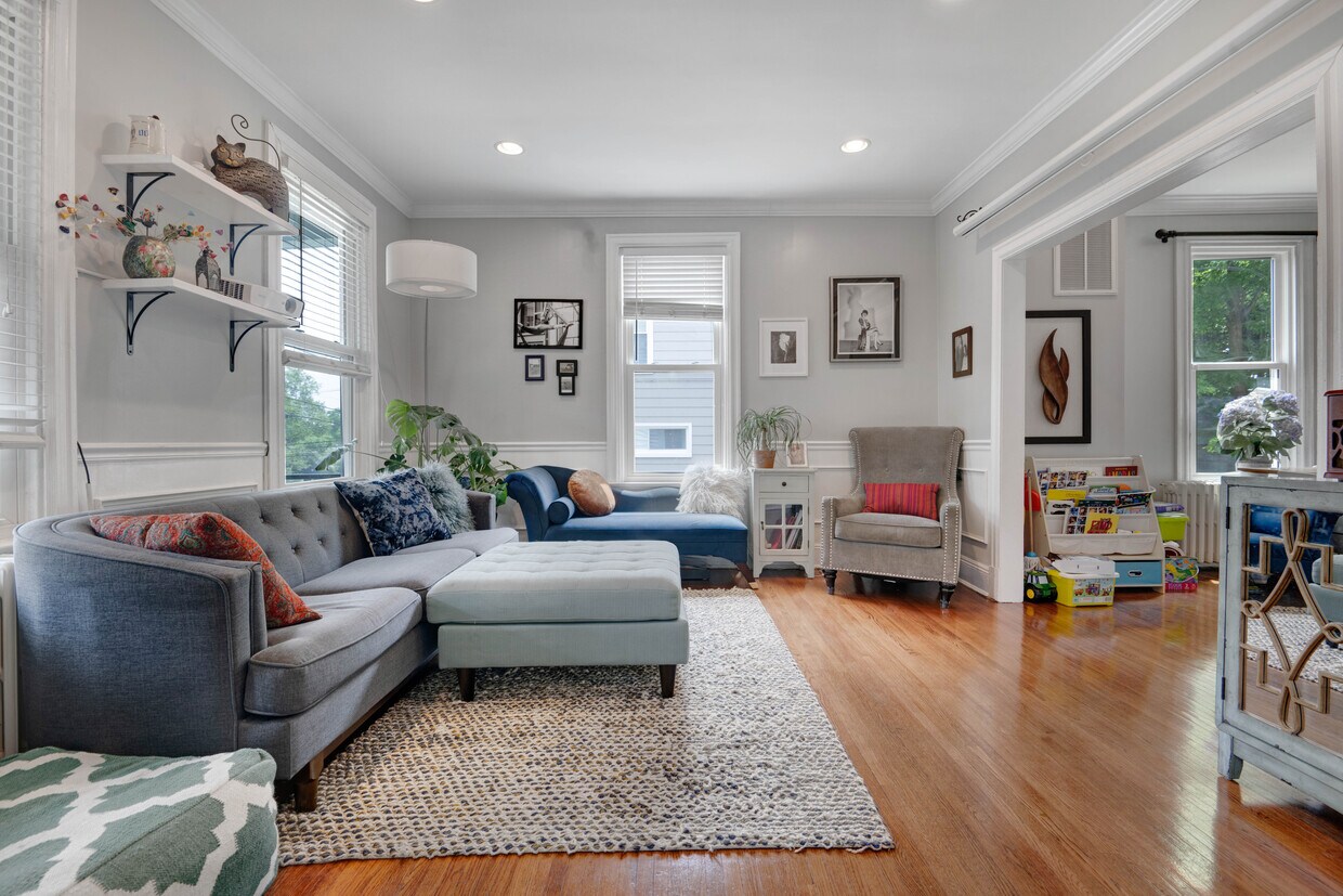 Foto principal - 3010 26th St NE