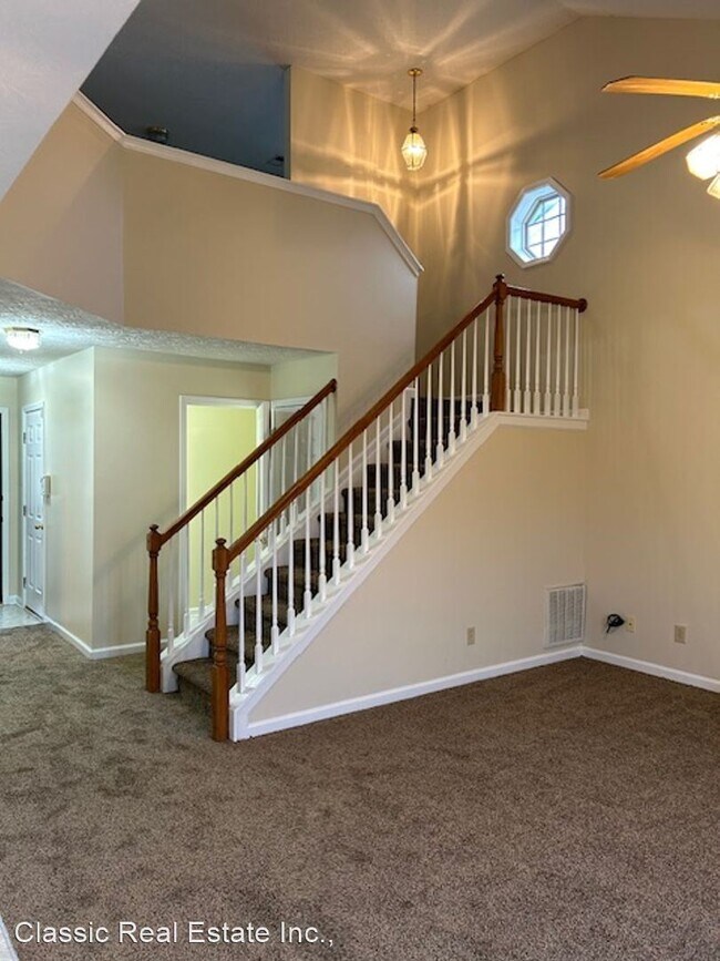 Building Photo - 3 br, 2.5 bath House - 2221 Rawlings Court