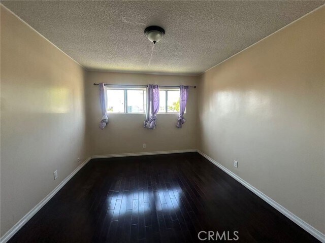 Foto del edificio - 9070 Huntington Dr
