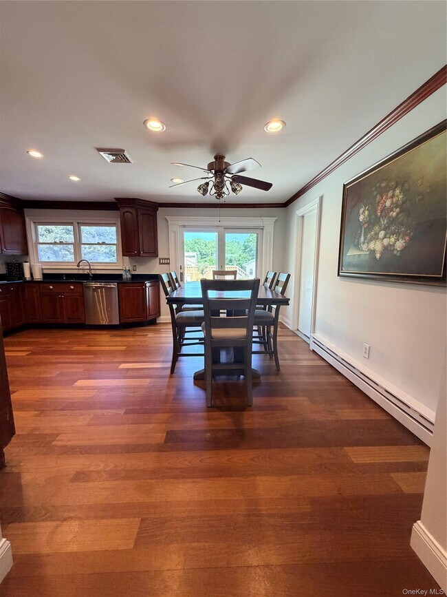 Foto del edificio - 364 Lockwood Dr