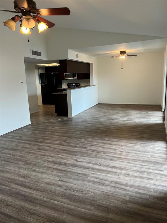 Building Photo - 4444 Victory Dr