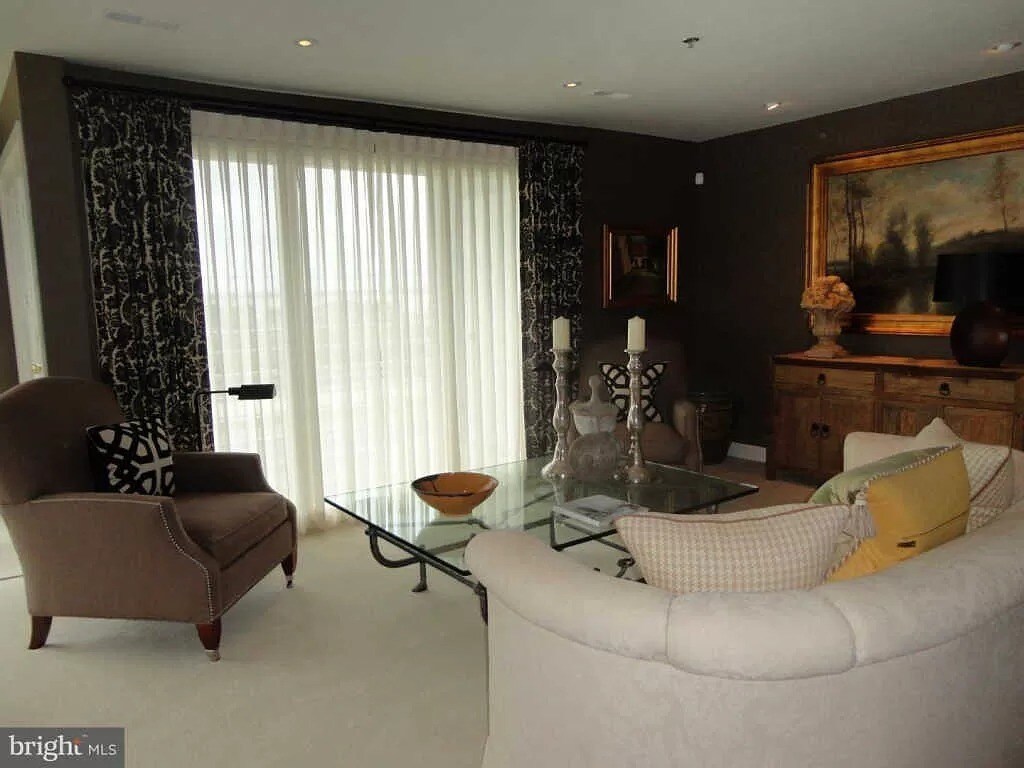 Primary Photo - 5213 Le Parc Dr