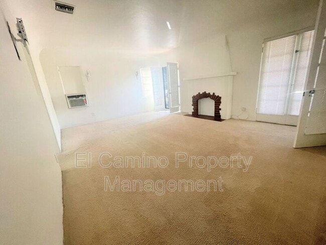 Foto del edificio - 5756 Pickering Ave