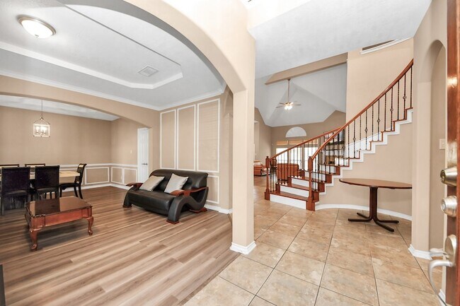 Building Photo - 706 River Delta Ln