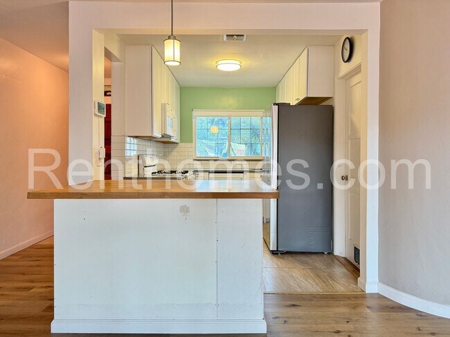 Foto del edificio - 3382 52nd St