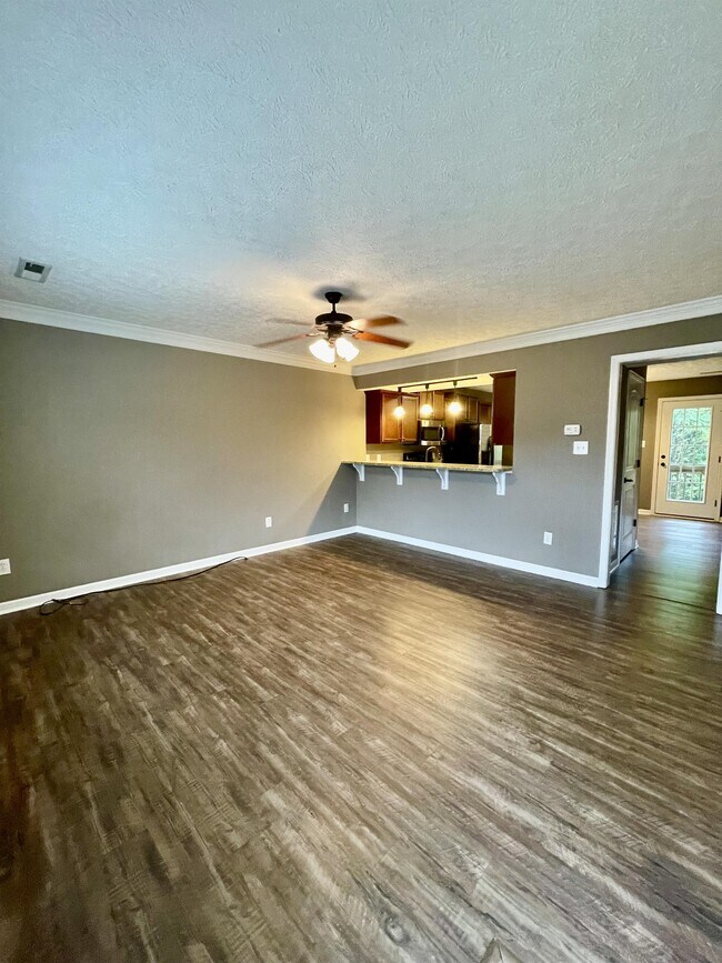 Building Photo - 142 Old Tavern Cir