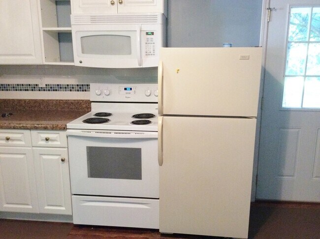 Building Photo - 1 BD, 1 BA Home in Fort Mill on Corner Lot!