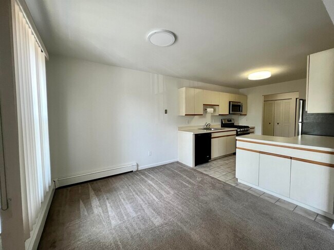 Foto del edificio - 55 Riverview Ct