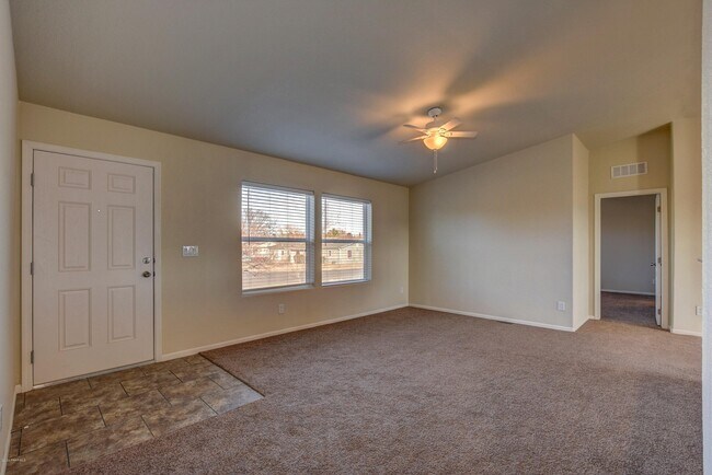 Foto del edificio - 6101 N Cattletrack Rd