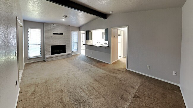 Building Photo - 1012 Dustin Dr