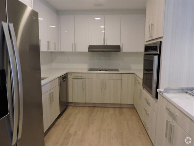 Building Photo - 13 Soden St