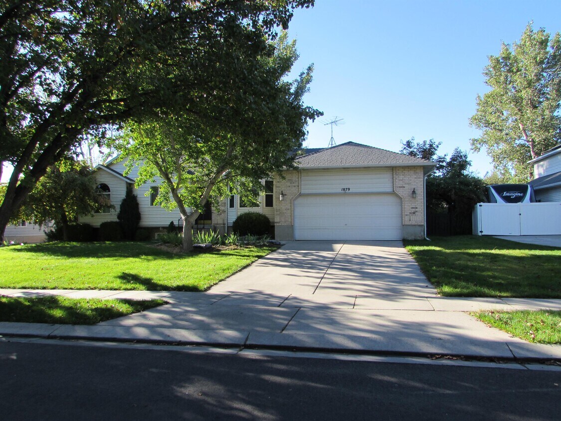 Foto principal - 1879 Town Meadows Ct