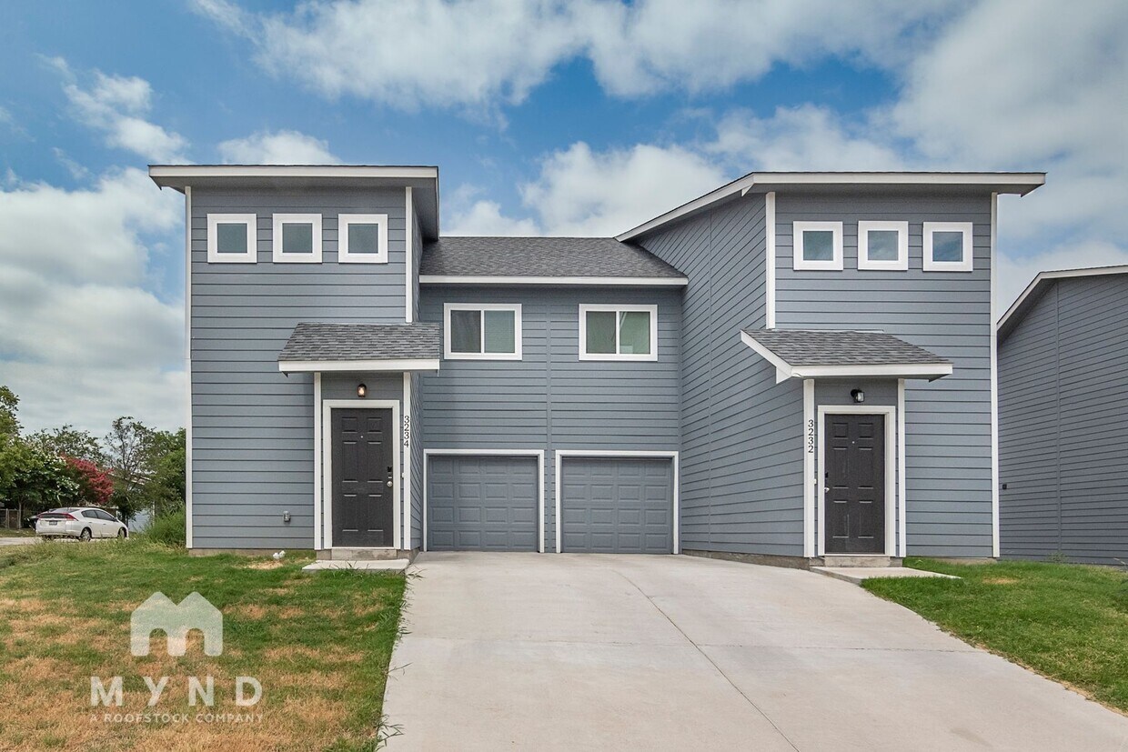 Foto principal - 3234 S Cherry Ln