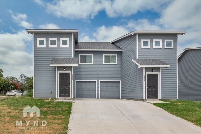 Building Photo - 3234 S Cherry Ln