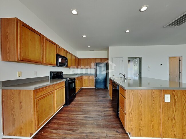 Foto del edificio - 2526 Ingleside Dr
