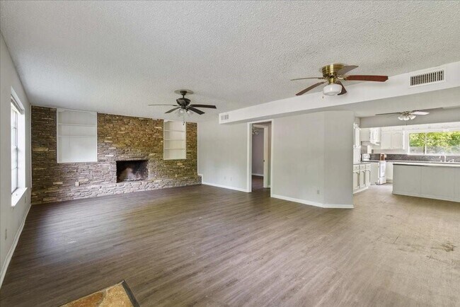 Foto del edificio - 3403 Loyola Ln