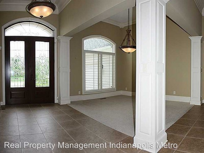 Foto del edificio - 5910 Shallow Water Ln