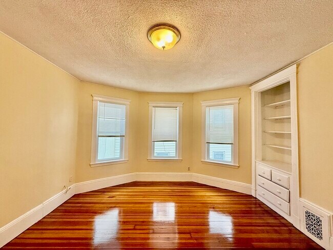 Building Photo - 11 Fairmount St