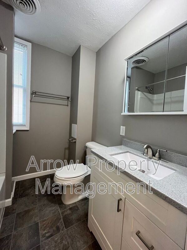 Building Photo - 445 N 25th St