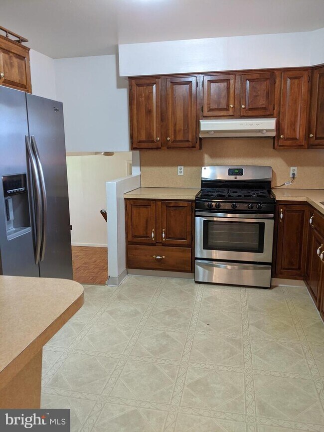 Building Photo - 6 Candate Ct