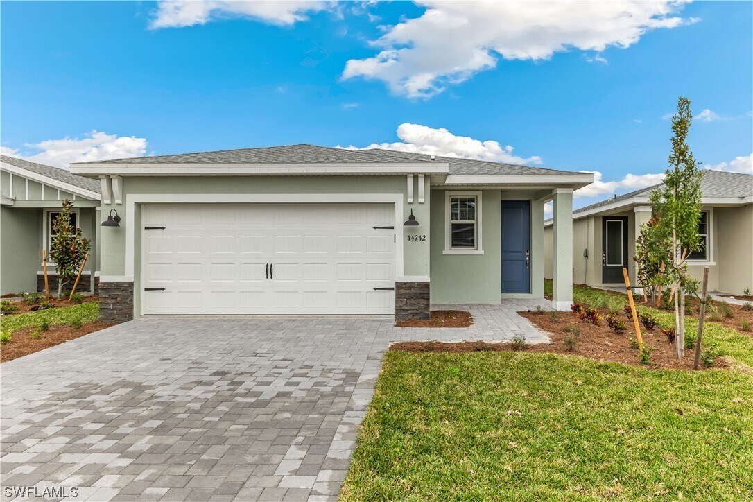 Foto principal - 44242 Frontier Dr