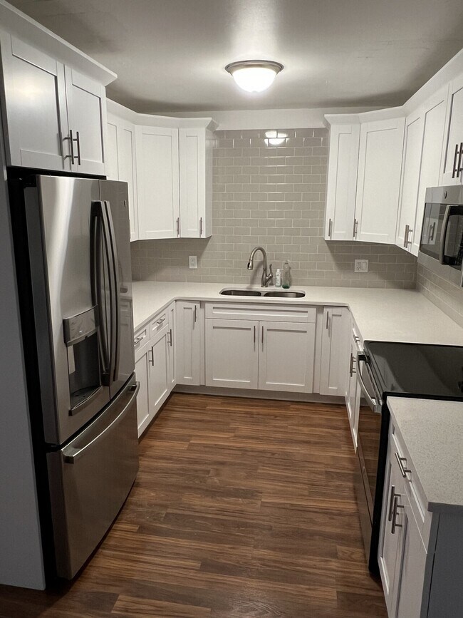 Building Photo - 1306 E 23