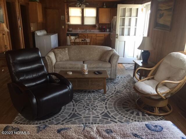 Foto del edificio - 2354 W Beach Dr