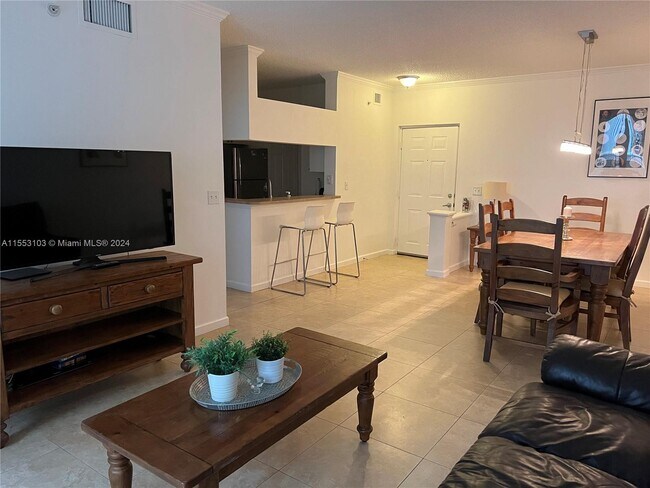 Foto del edificio - 17150 N Bay Rd