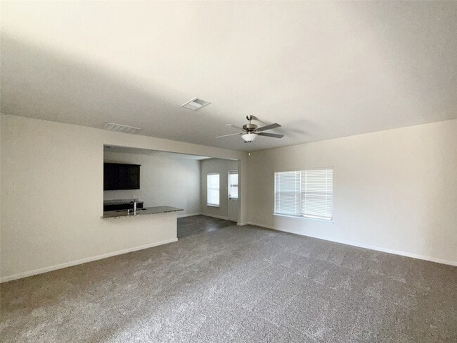 Building Photo - 913 Serena Dr