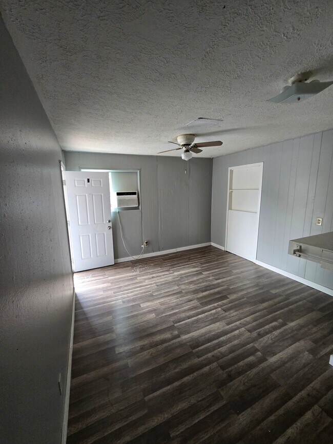 Foto del edificio - 4820 Oak Ave