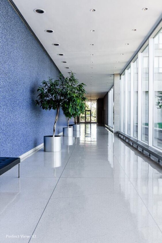 Building Photo - 1 bedroom in Chicago IL 60615