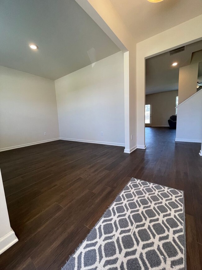 Building Photo - 4027 Abbey Rd