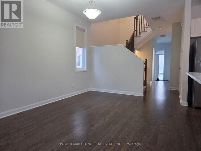 Building Photo - 105 Natare Pl