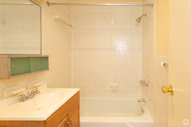 Bathroom - Lafayette House