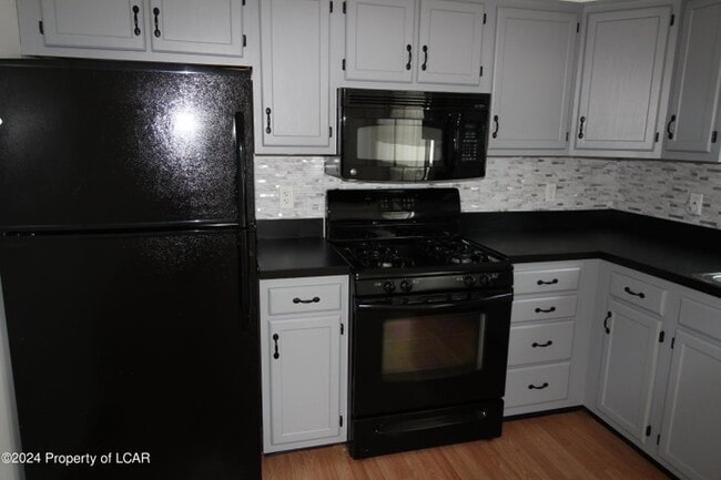 Building Photo - 321 Bluebell Ct