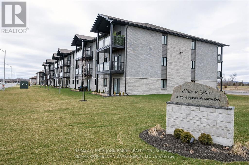 Photo principale - 20-220 Hillside Meadow Dr