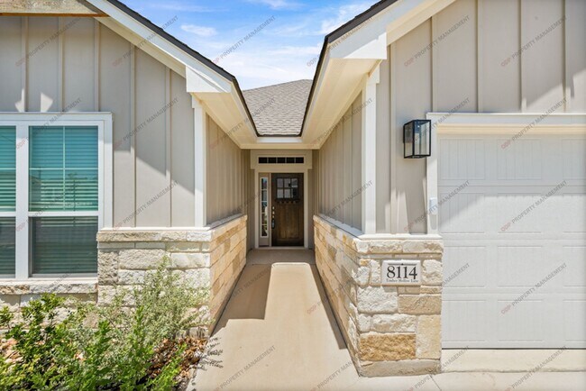 Foto del edificio - 8114 Timber Holw Ln