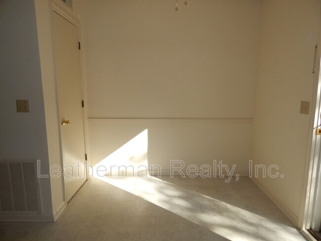 Building Photo - 738-C Coventry Lane