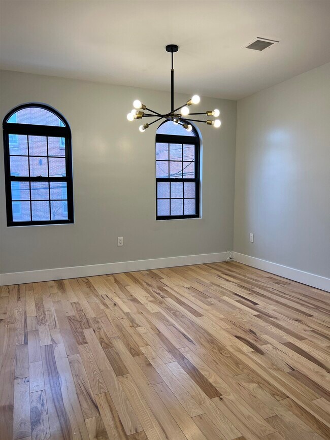 Foto del edificio - 12 Ivy Pl