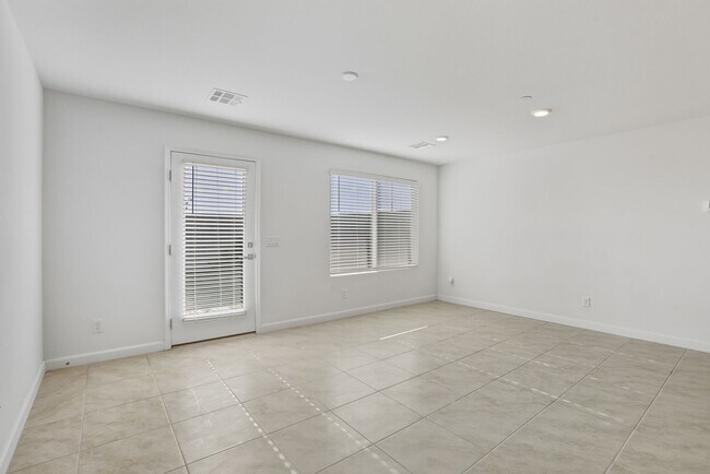 Building Photo - Brand New 2 Bedroom Townhome for Rent! Minutes from Nellis AFB!