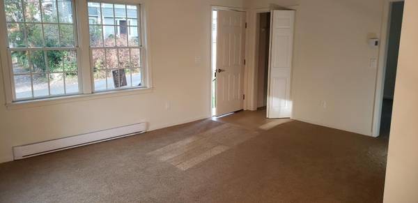 Entry - 12 Robinson Ave