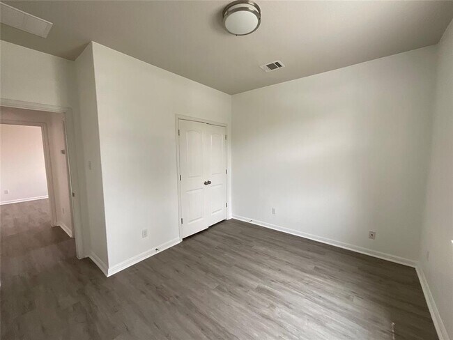 Building Photo - 18405 Wind Valley Way